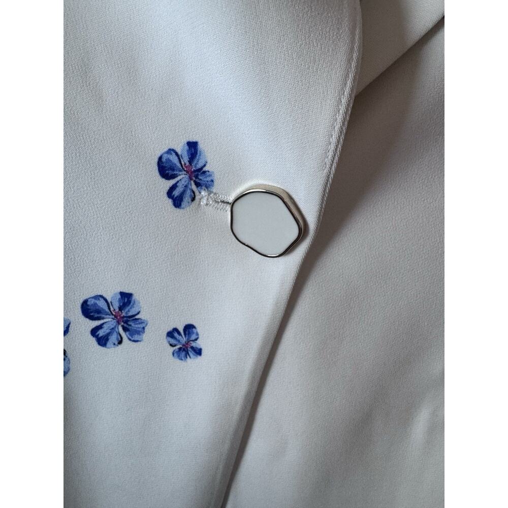 Anne Fontaine White Blazer with Blue Floral Print, new with tags sz 6, no belt - Picture 9 of 16